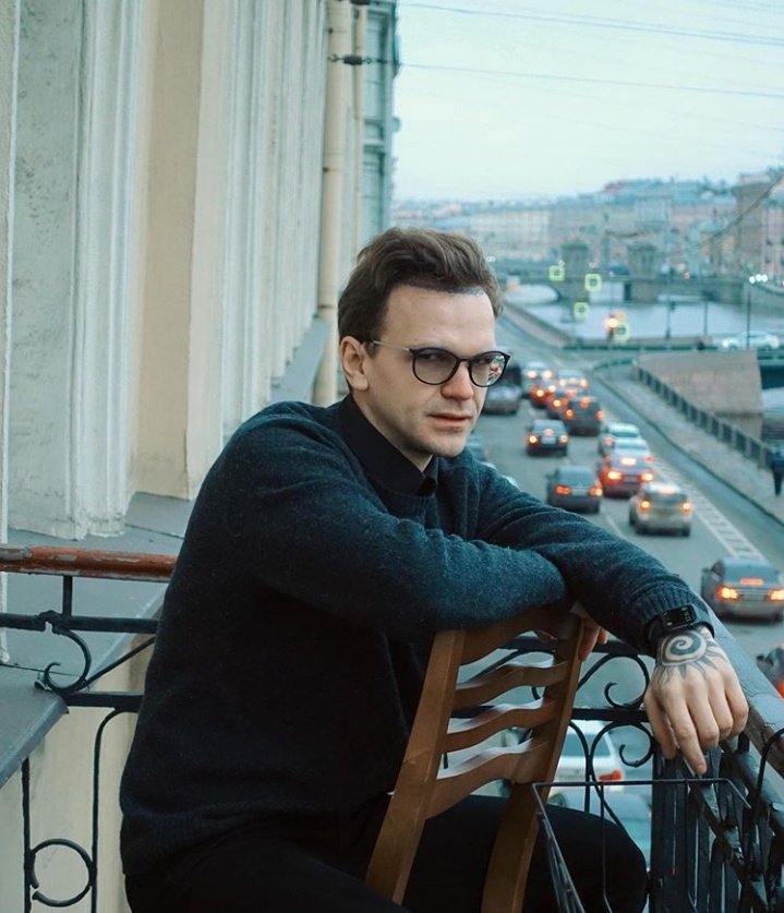 Дмитрий Ларин блогер