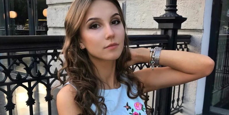Яна Скворцова блогерша