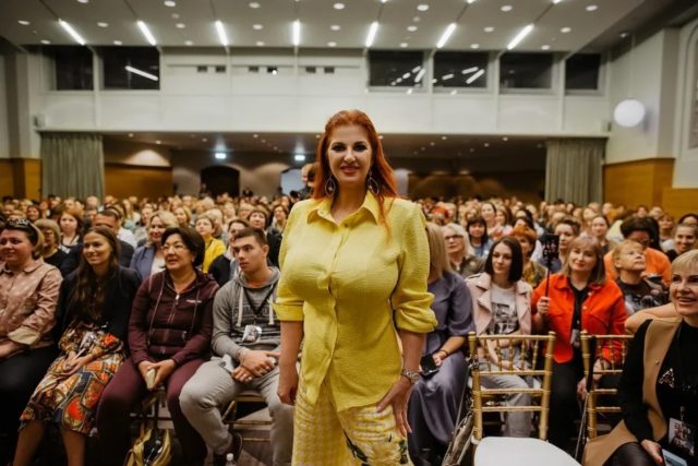 Инна Тлеашинова: Биография психолога, национальность, образование, родители